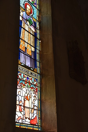 déformation globale du vitrail de Saint François de Salesd&